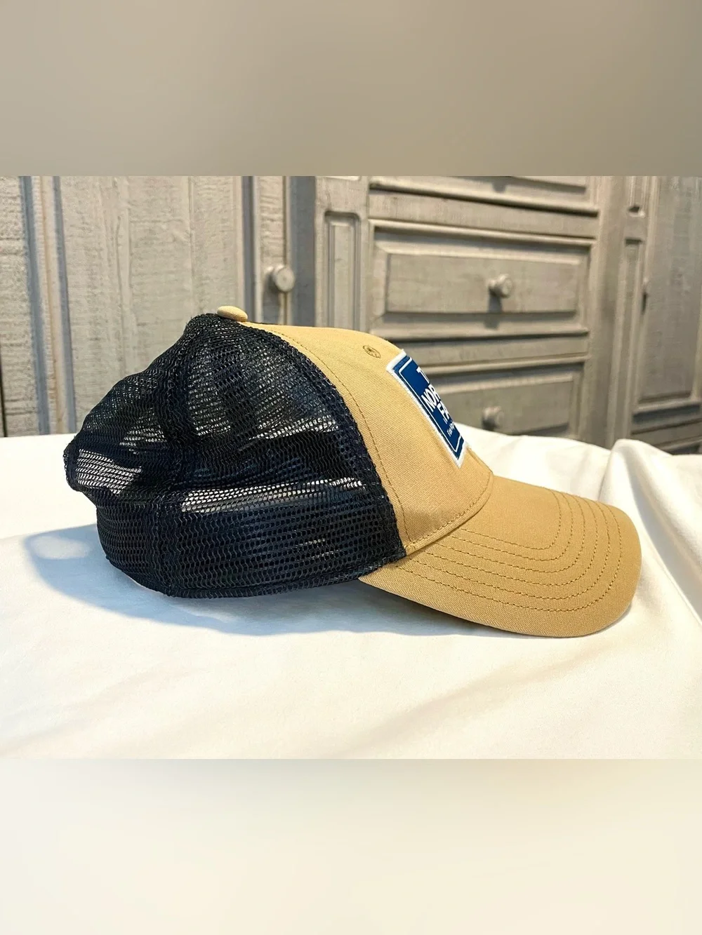 The North Face Truckers Hat - Unisex -Tan/Black -Adjustable- Clean Condition